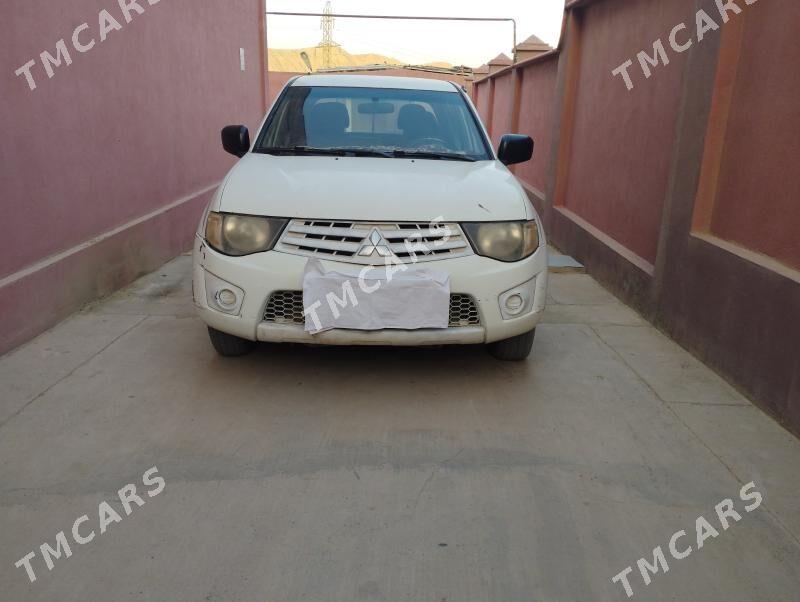 Mitsubishi L200 2010 - 90 000 TMT - Türkmenbaşy - img 2