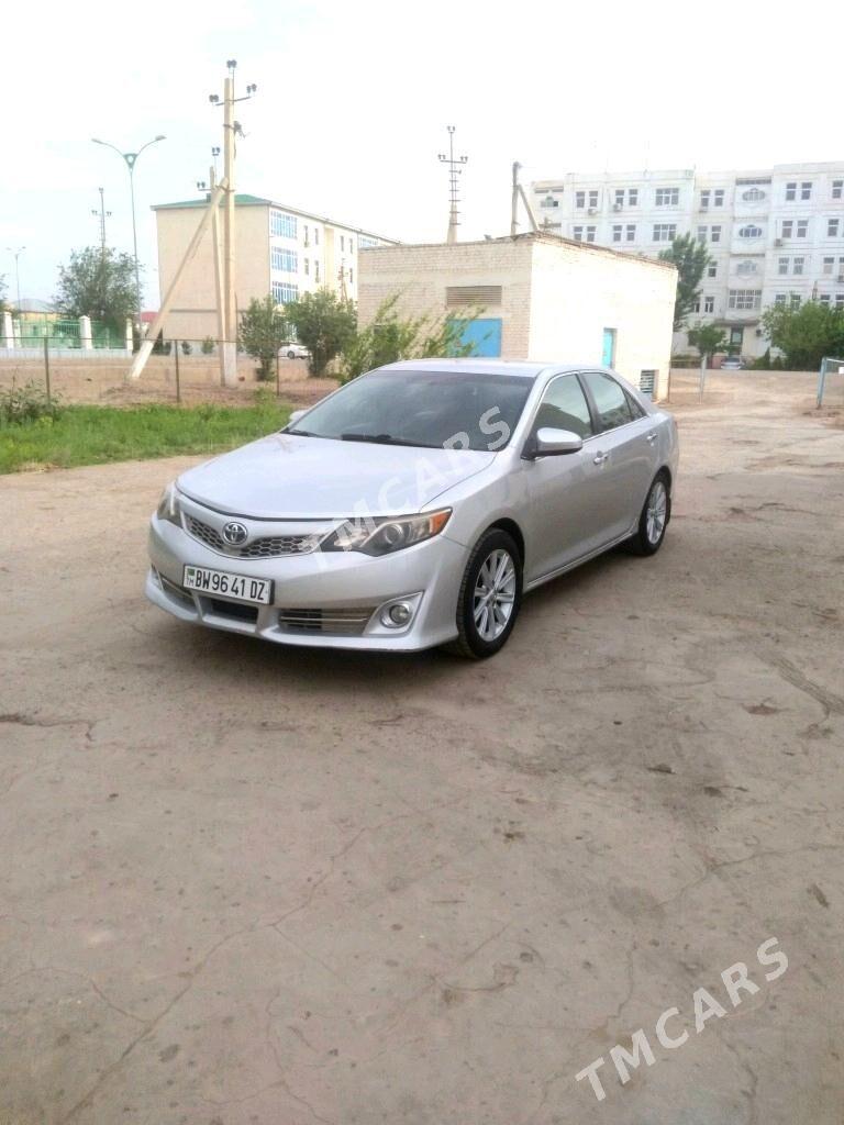 Toyota Camry 2013 - 210 000 TMT - Дашогуз - img 4