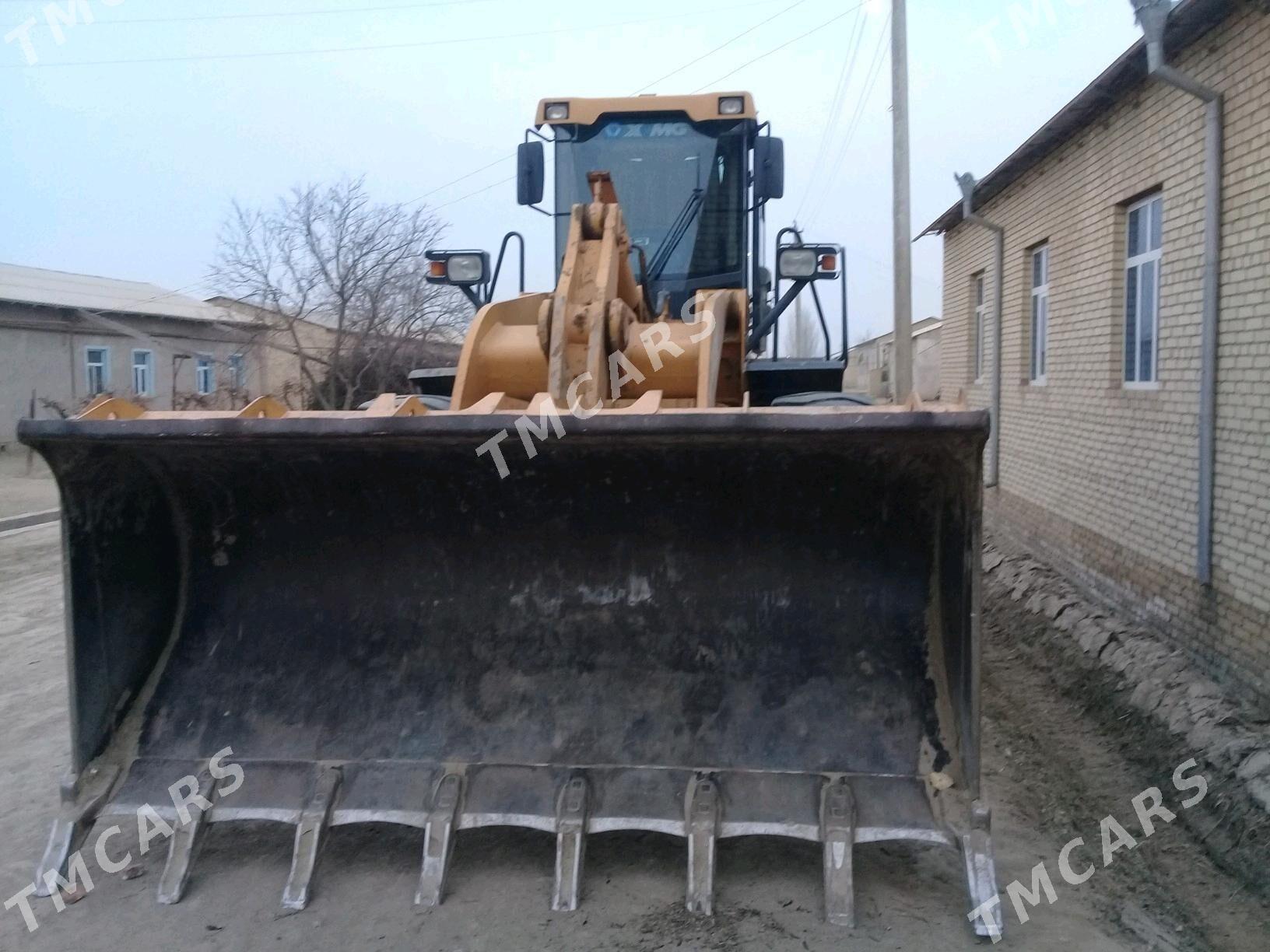 XCMG LW500F 2014 - 500 000 TMT - Халач - img 4