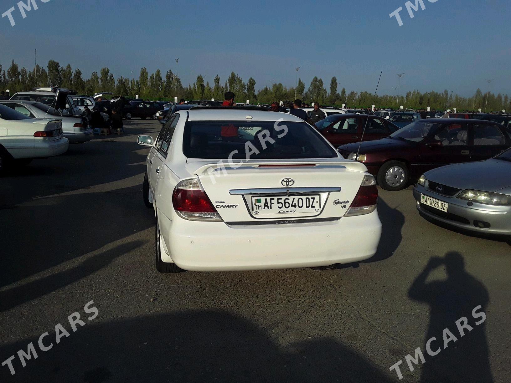 Toyota Camry 2004 - 130 000 TMT - Дашогуз - img 4