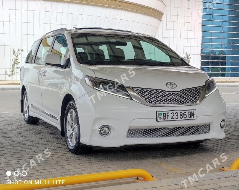 Toyota Sienna 2017 - 380 000 TMT - Türkmenbaşy - img 2