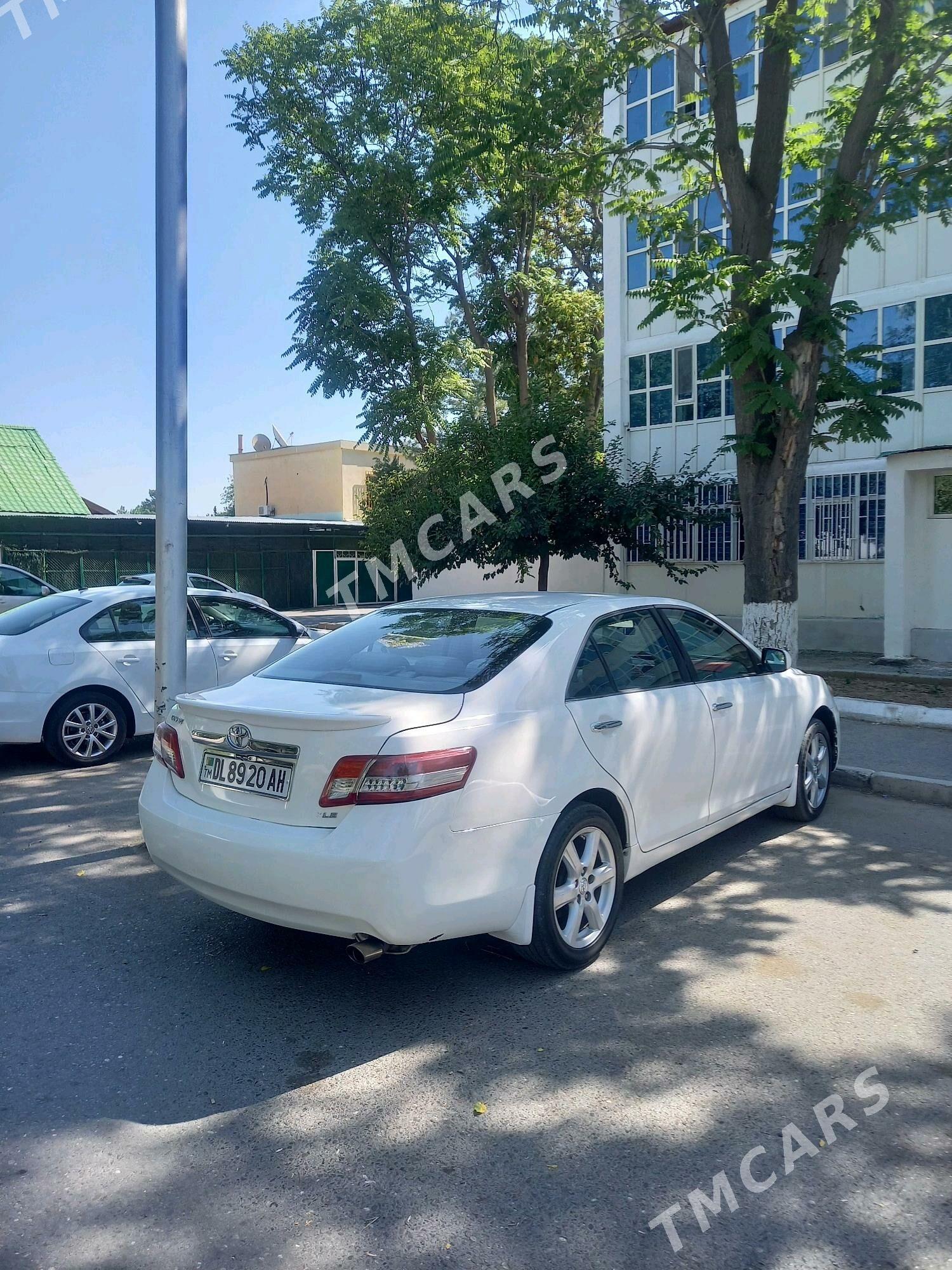 Toyota Camry 2010 - 125 000 TMT - Ak bugdaý etraby - img 2