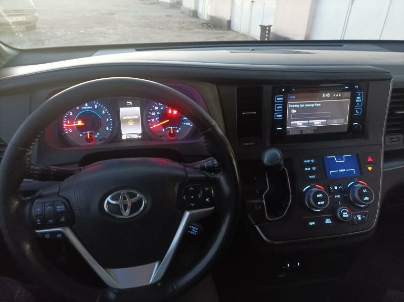 Toyota Sienna 2016 - 310 000 TMT - Кёнеургенч - img 9