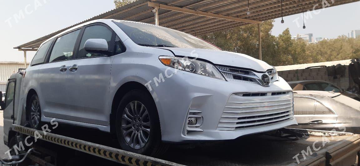 Toyota Sienna 2019 - 370 000 TMT - Мары - img 3