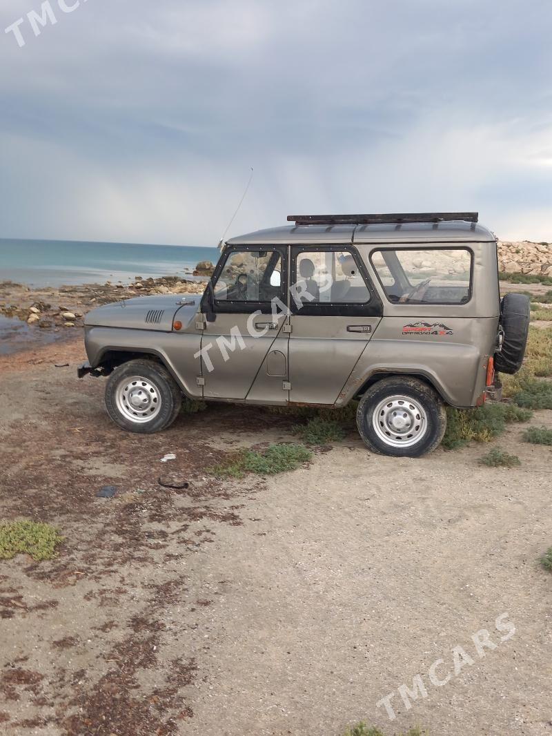 UAZ 469 2002 - 35 000 TMT - Карабогаз - img 2