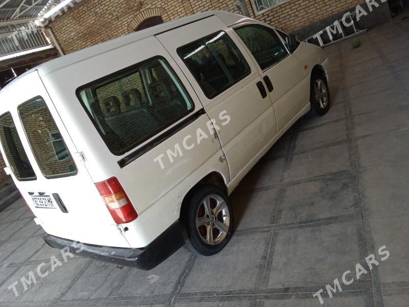 Toyota Previa 1999 - 32 000 TMT - Мары - img 4