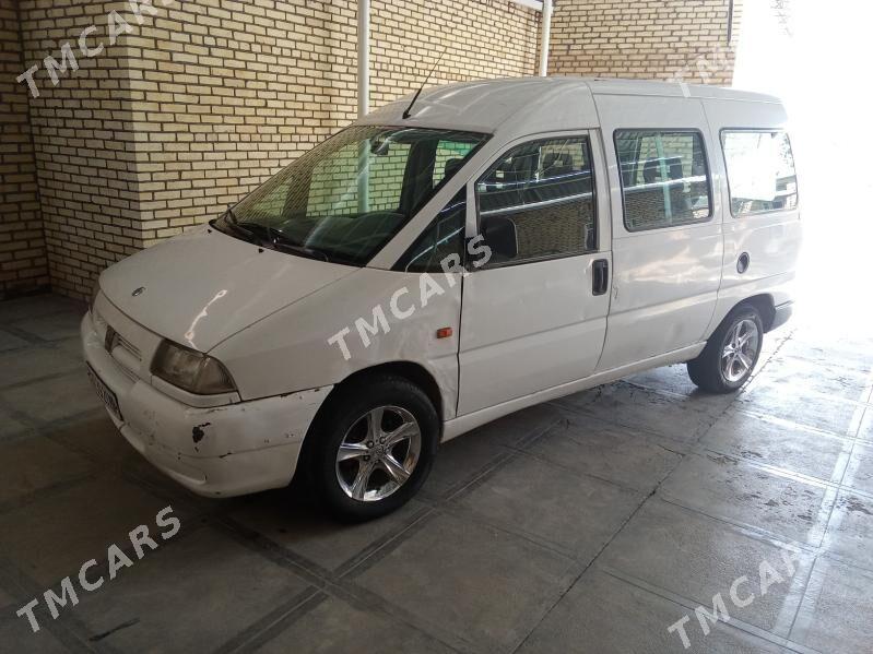 Toyota Previa 1999 - 32 000 TMT - Мары - img 3