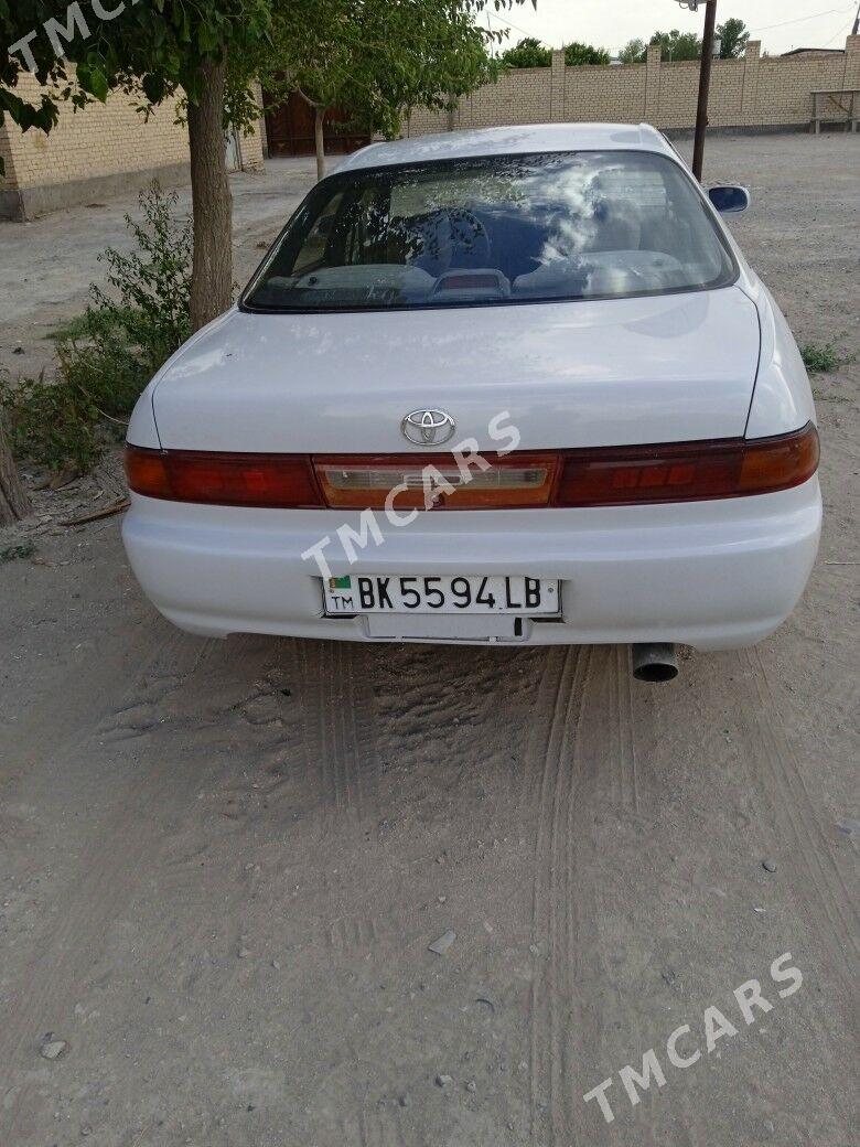 Toyota Carina 1995 - 45 000 TMT - Фарап - img 4