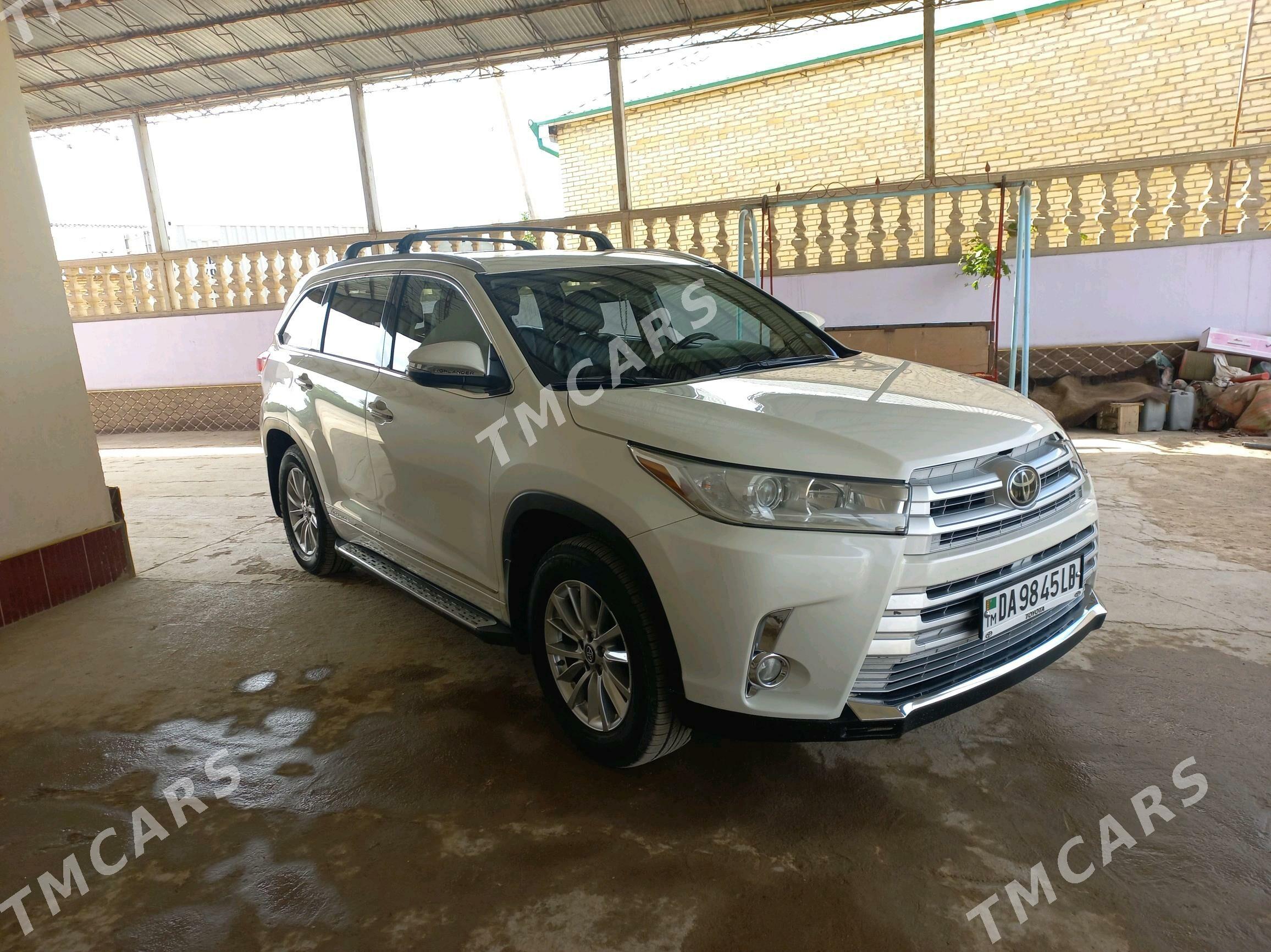 Toyota Highlander 2017 - 420 000 TMT - Halaç - img 5