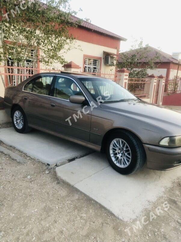 BMW E39 2002 - 60 000 TMT - Балканабат - img 3