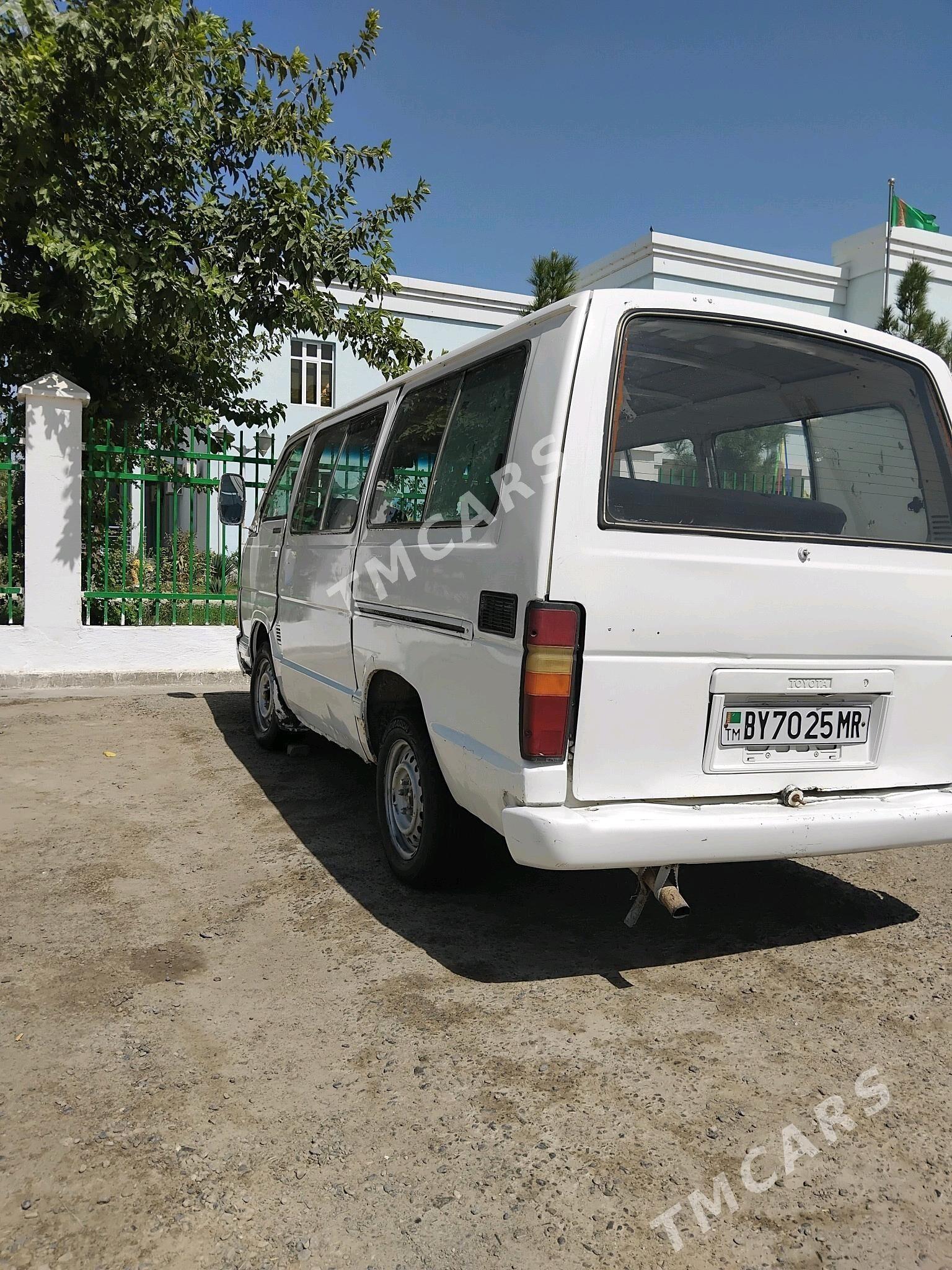 Toyota Hiace 1989 - 25 000 TMT - Мары - img 3