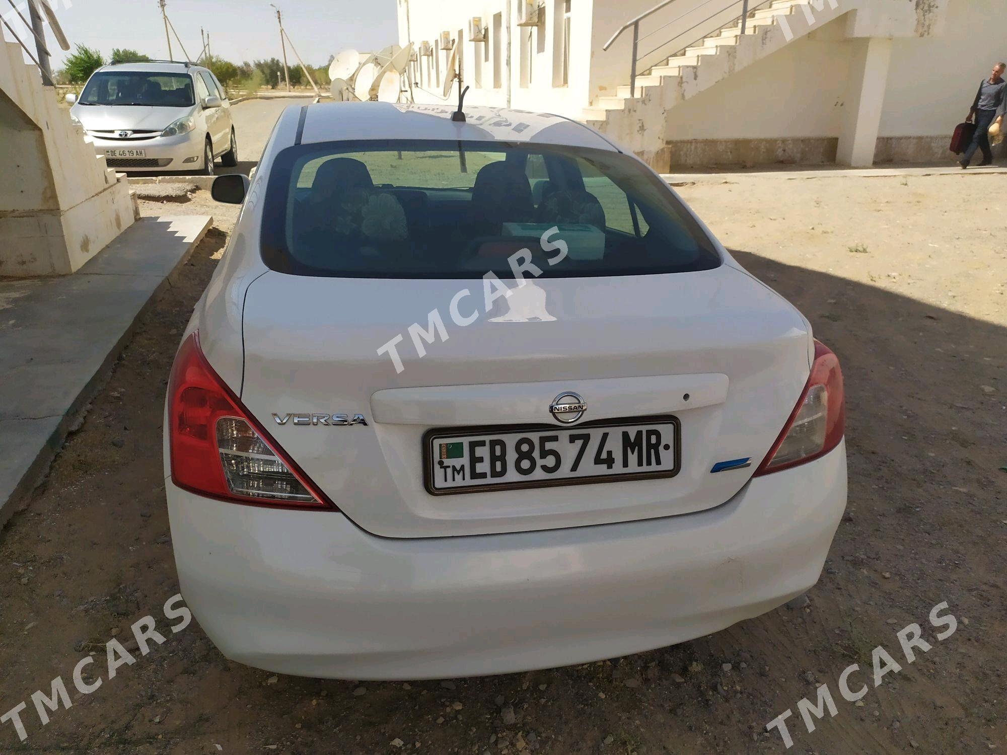 Nissan Versa 2012 - 100 000 TMT - Векильбазар - img 6