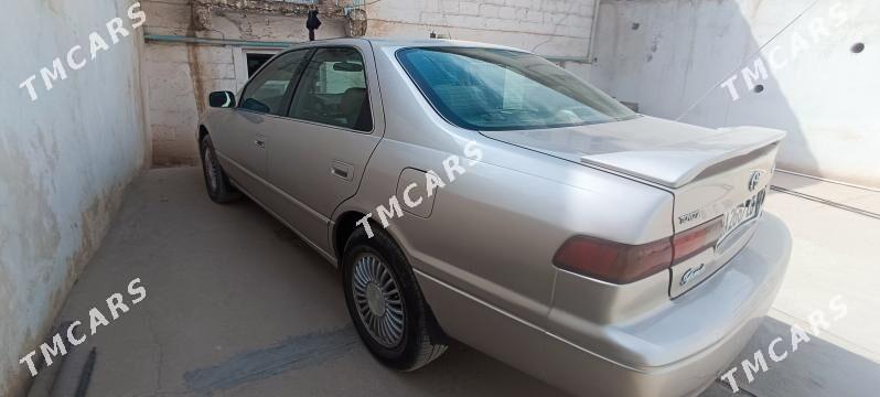 Toyota Camry 1998 - 125 000 TMT - Магданлы - img 3