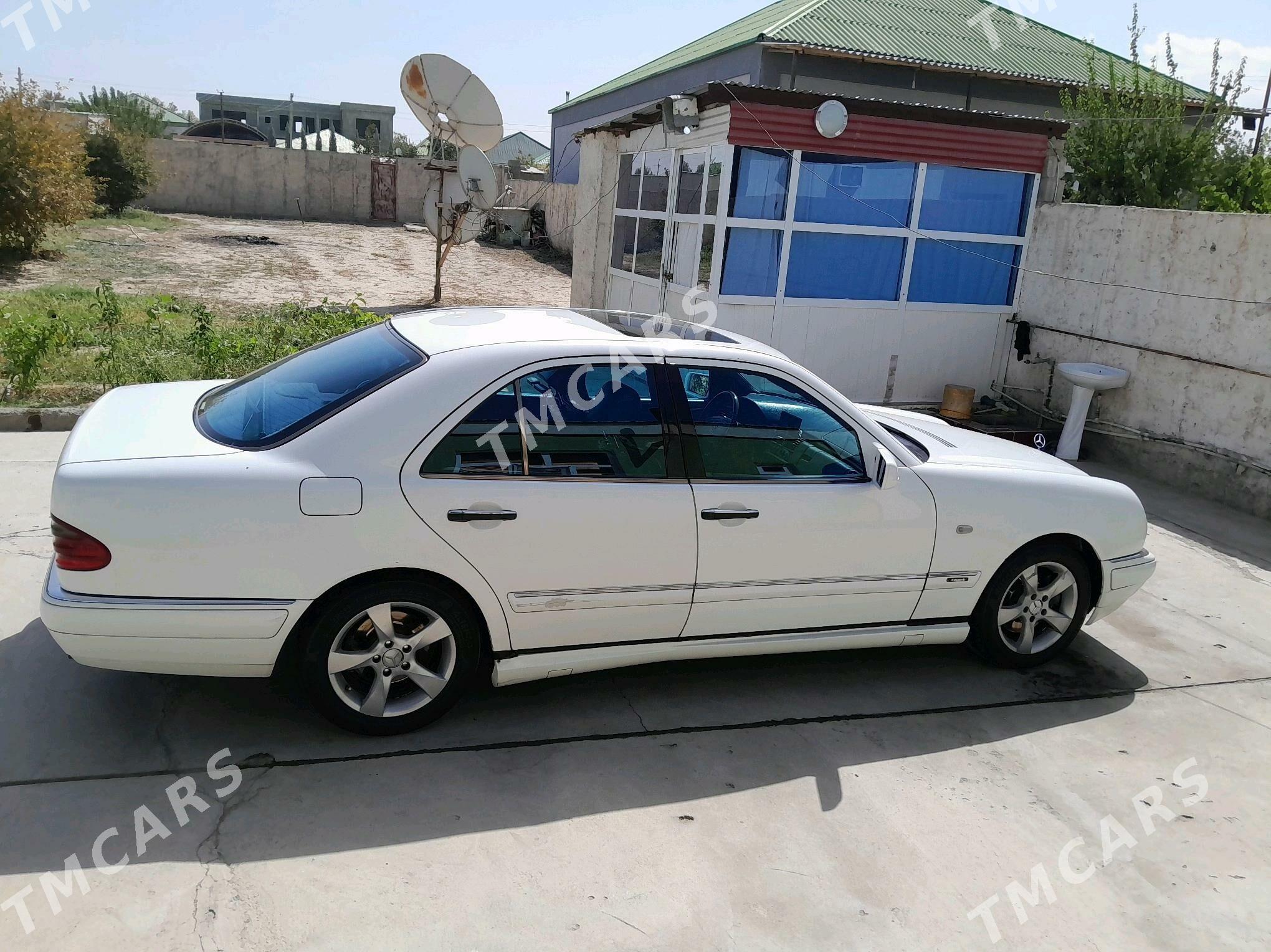 Mercedes-Benz E320 2000 - 90 000 TMT - Aşgabat - img 4