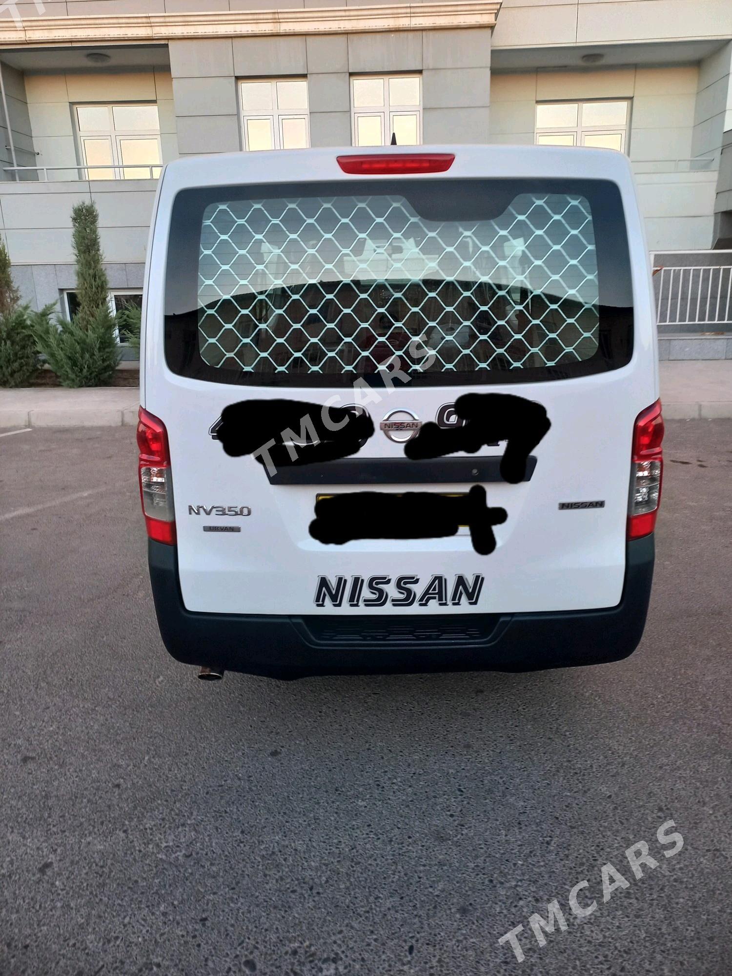 Nissan Urvan 2018 - 285 000 TMT - Mary - img 4