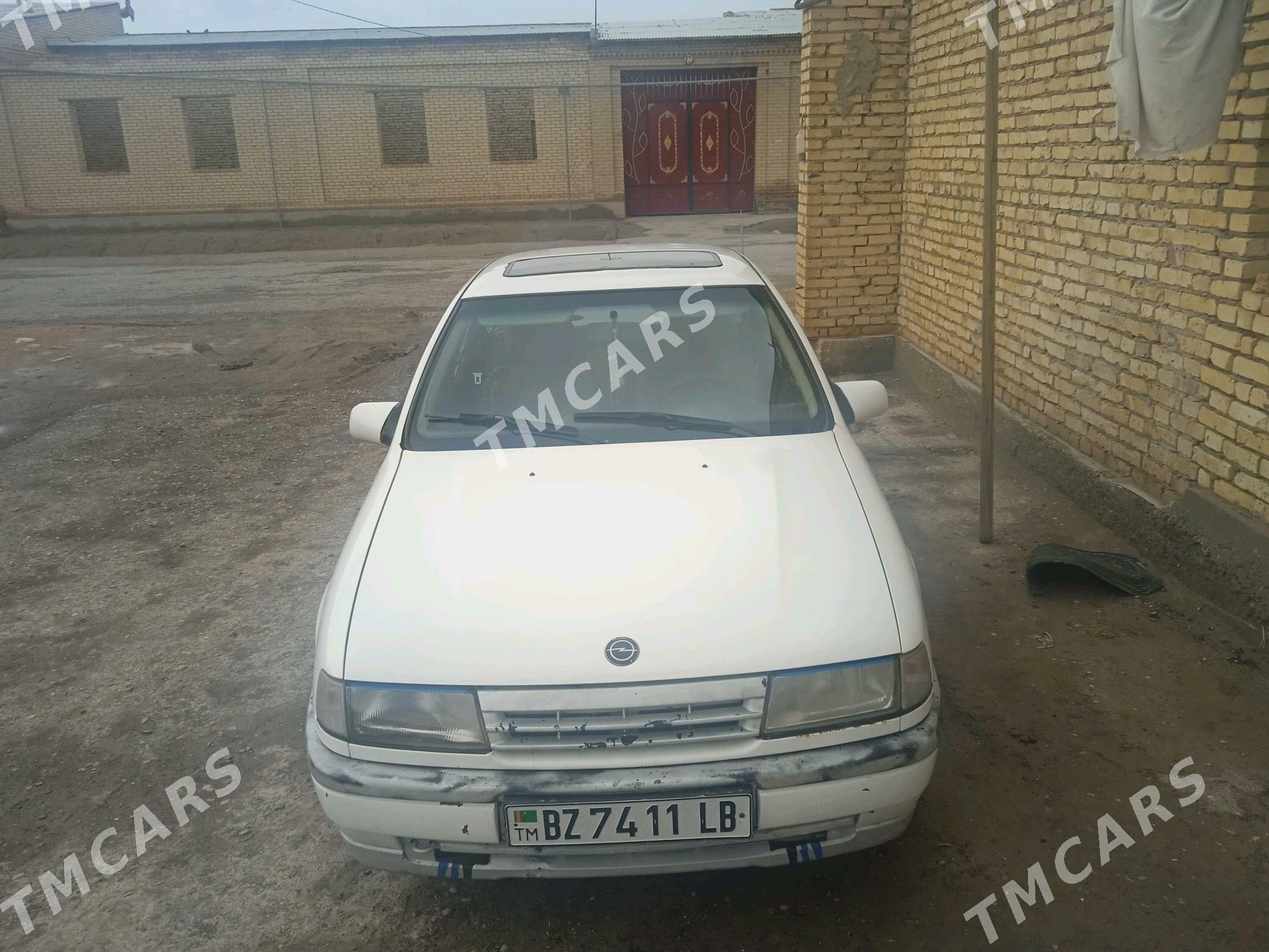 Opel Vectra 1989 - 23 000 TMT - Сакар - img 4