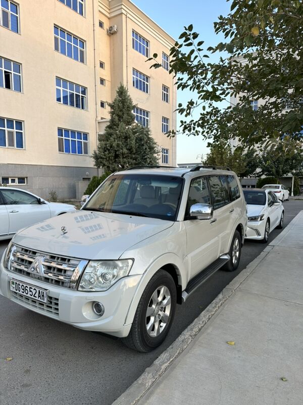 Mitsubishi Pajero 2013 - 265 000 TMT - Анев - img 3