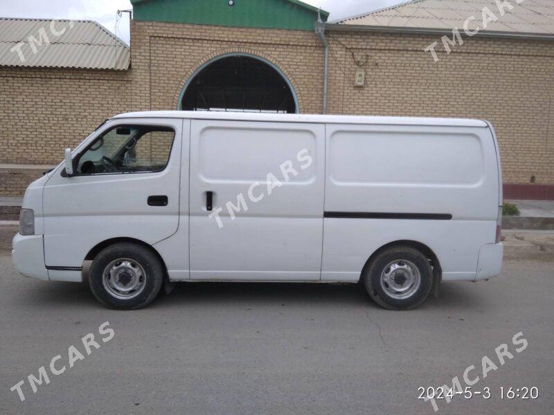 Nissan Urvan 2002 - 120 000 TMT - Векильбазар - img 3