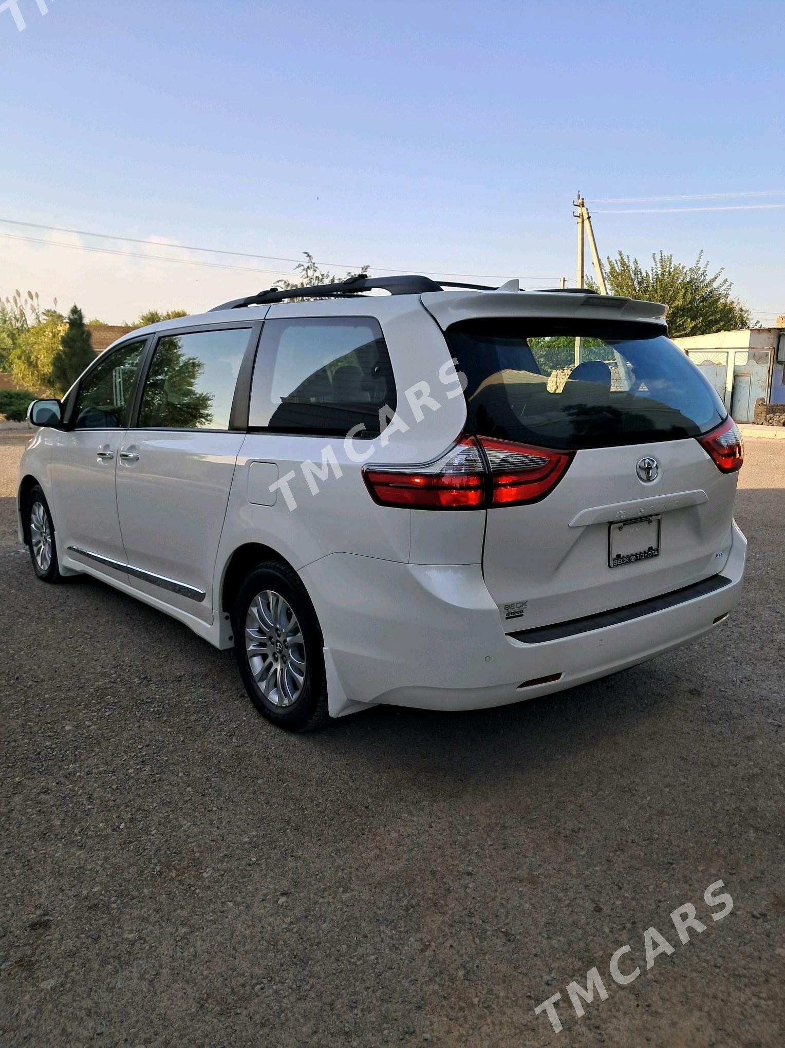 Toyota Sienna 2019 - 500 000 TMT - Мары - img 9