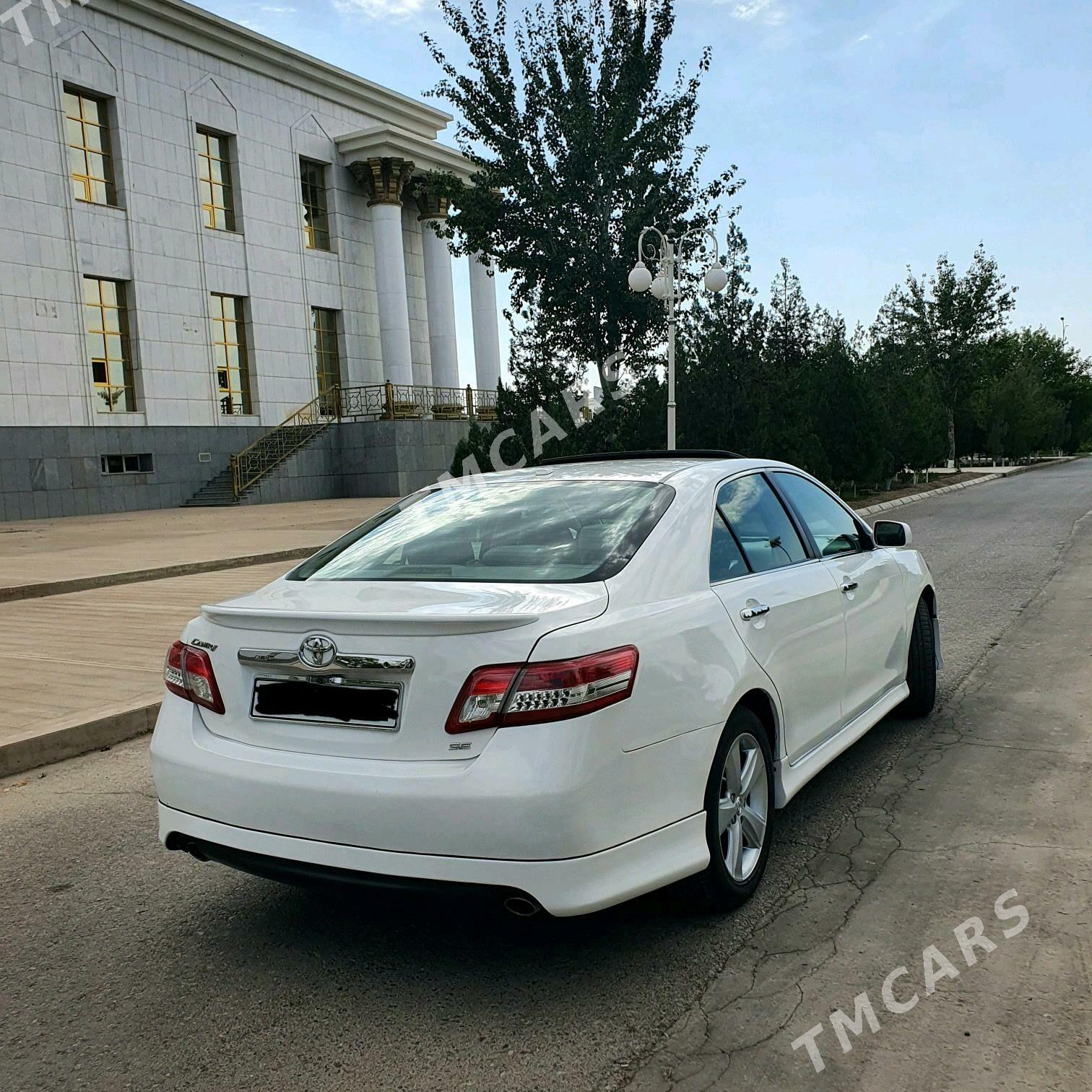 Toyota Camry 2010 - 179 000 TMT - Дашогуз - img 4