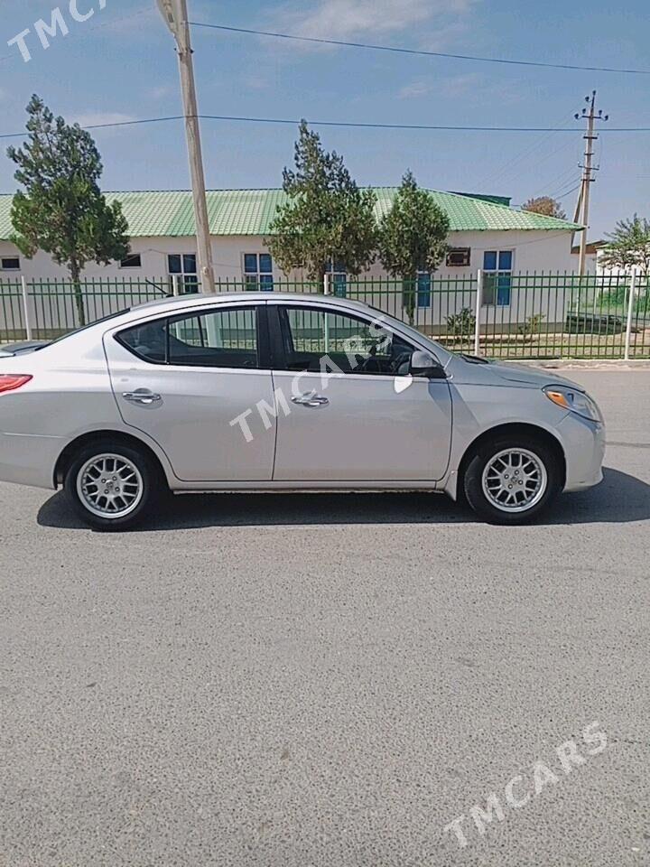 Nissan Versa 2011 - 95 000 TMT - Ашхабад - img 4