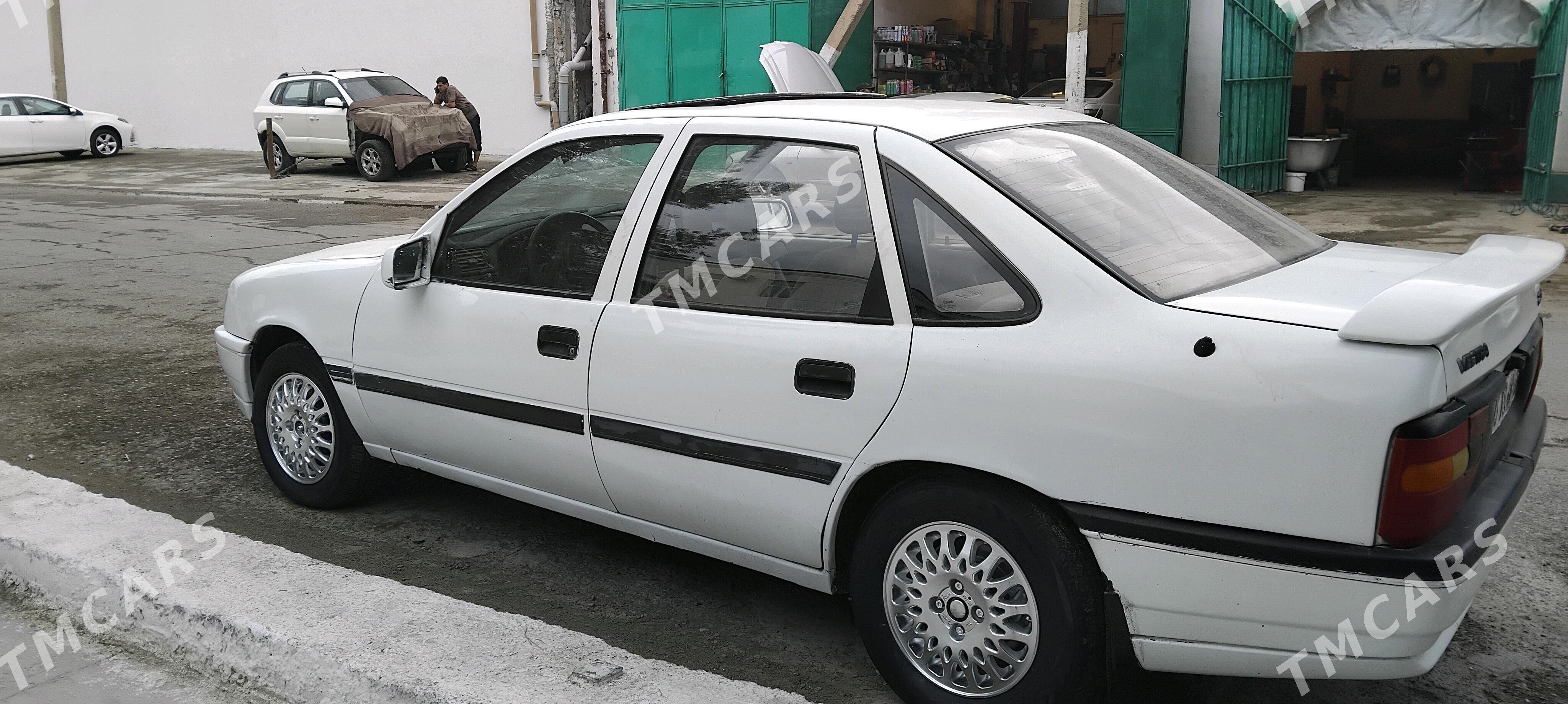 Opel Vectra 1990 - 28 000 TMT - Çoganly - img 3