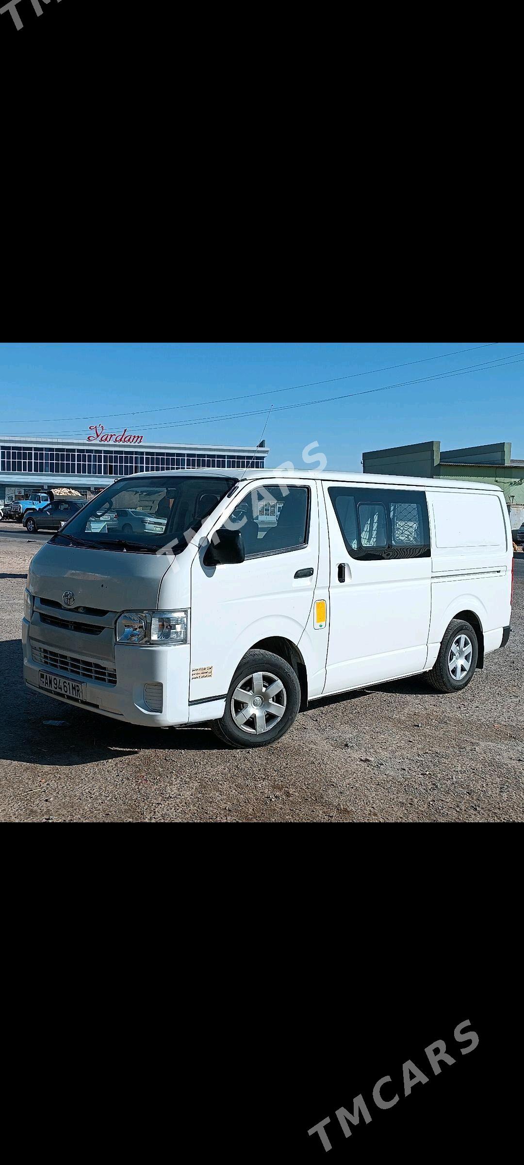 Toyota Hiace 2018 - 370 000 TMT - Мары - img 2