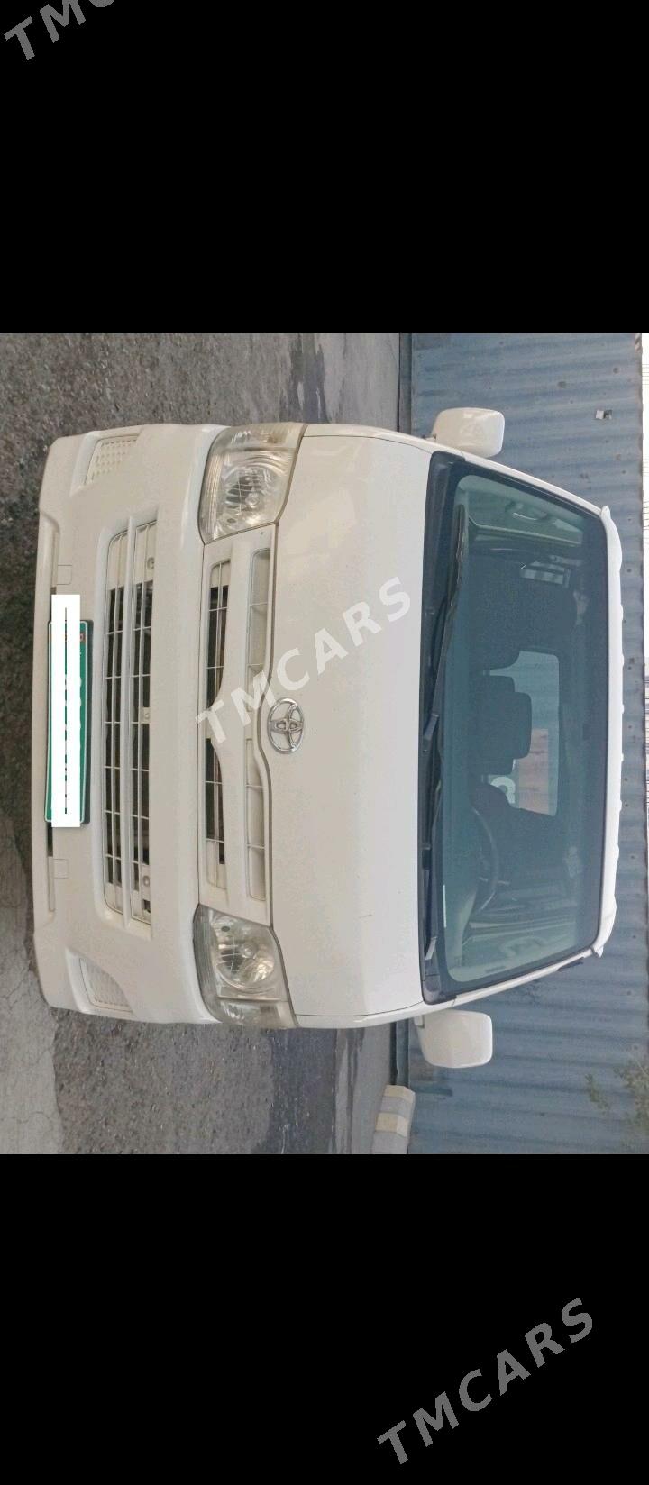 Toyota Hiace 2012 - 400 000 TMT - Бедев - img 3