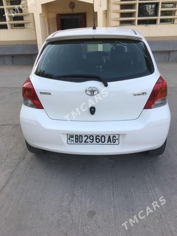 Toyota Yaris 2009 - 111 000 TMT - Ашхабад - img 3