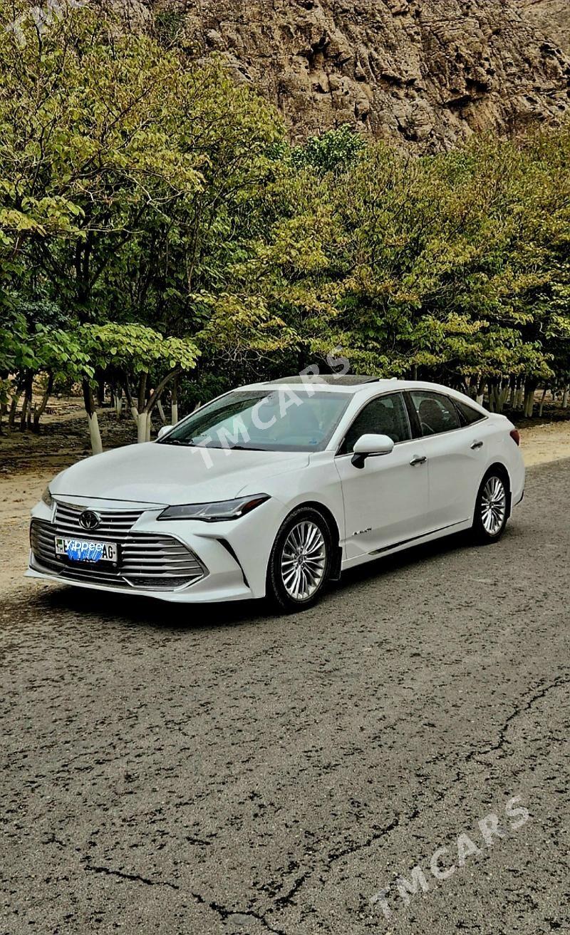 Toyota Avalon 2019 - 600 000 TMT - Podwoýski köç. (Bitarap Türkmenistan şaýoly) - img 4