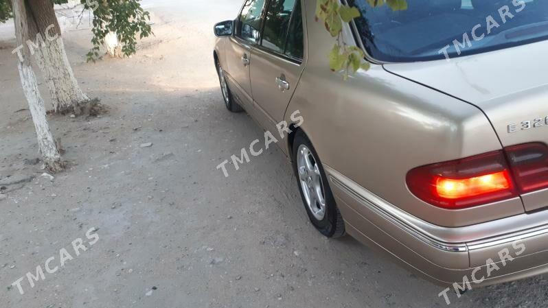 Mercedes-Benz E320 2001 - 110 000 TMT - Balkanabat - img 4