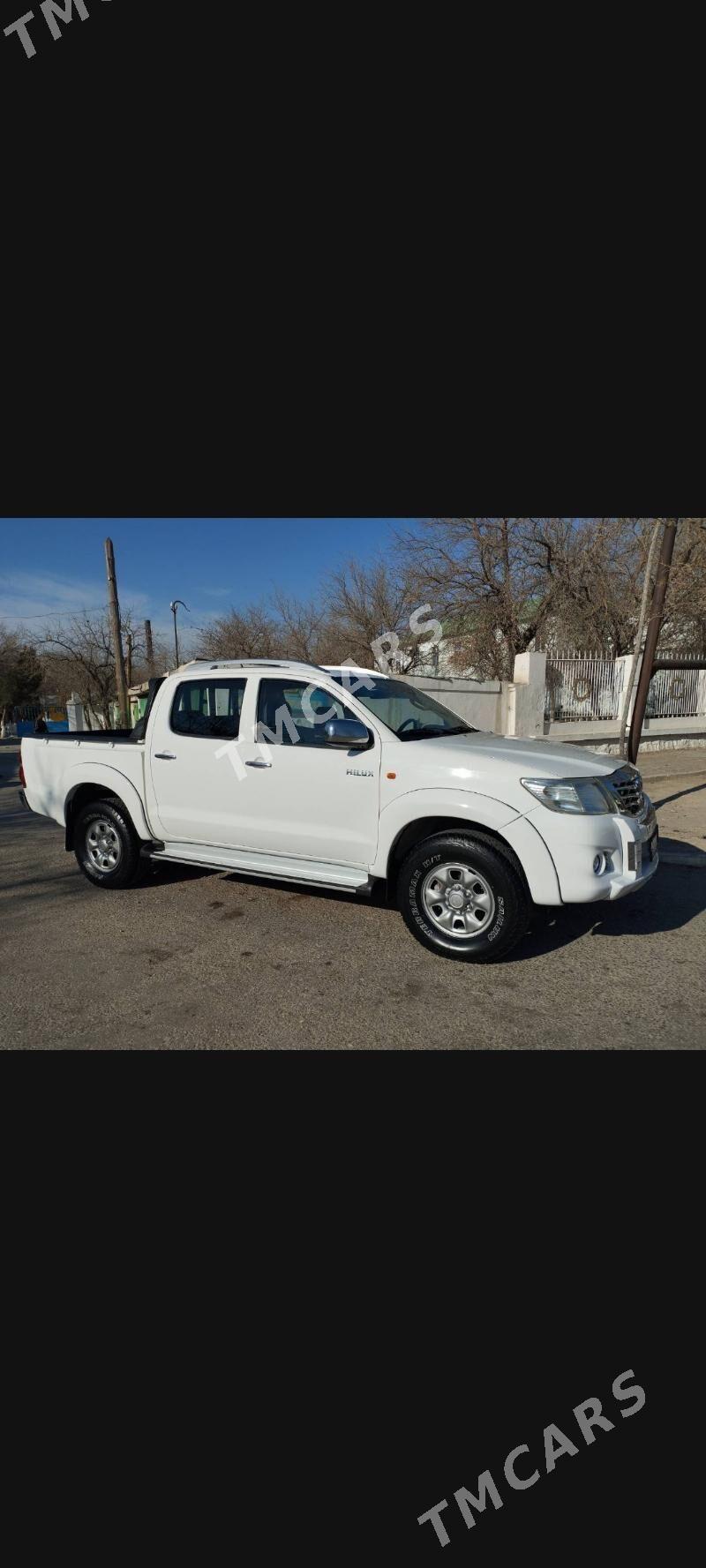 Toyota Hilux 2012 - 255 000 TMT - Балканабат - img 2