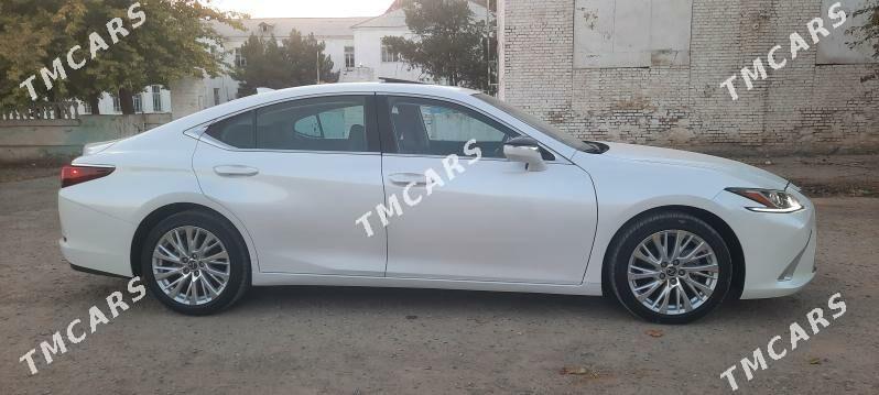 Lexus ES 350 2019 - 530 000 TMT - Мары - img 4