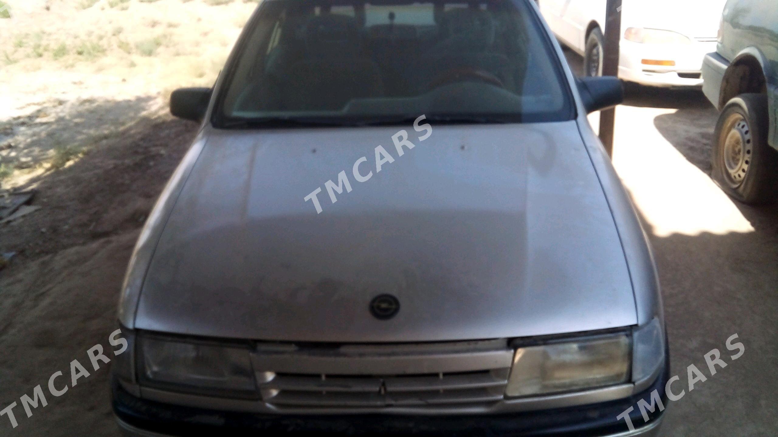 Opel Vectra 1990 - 22 000 TMT - Гурбансолтан Едже - img 2