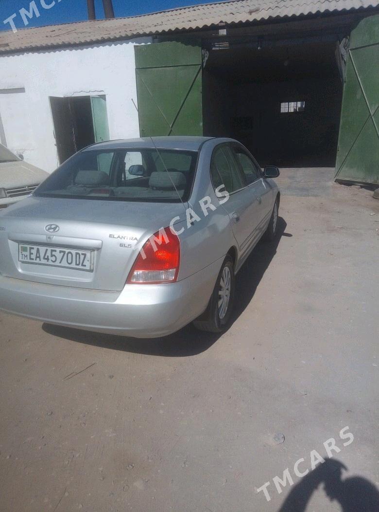 Hyundai Elantra 2001 - 55 000 TMT - Кёнеургенч - img 3