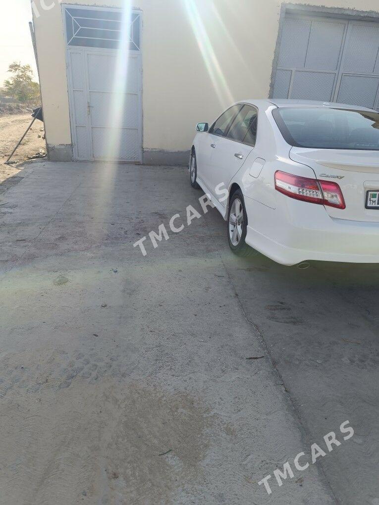 Toyota Camry 2011 - 180 000 TMT - Саят - img 7