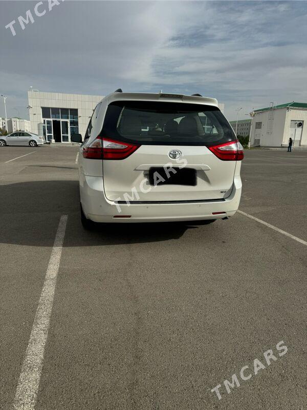 Toyota Sienna 2018 - 370 000 TMT - Aşgabat - img 2