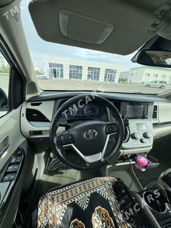 Toyota Sienna 2018 - 370 000 TMT - Aşgabat - img 7