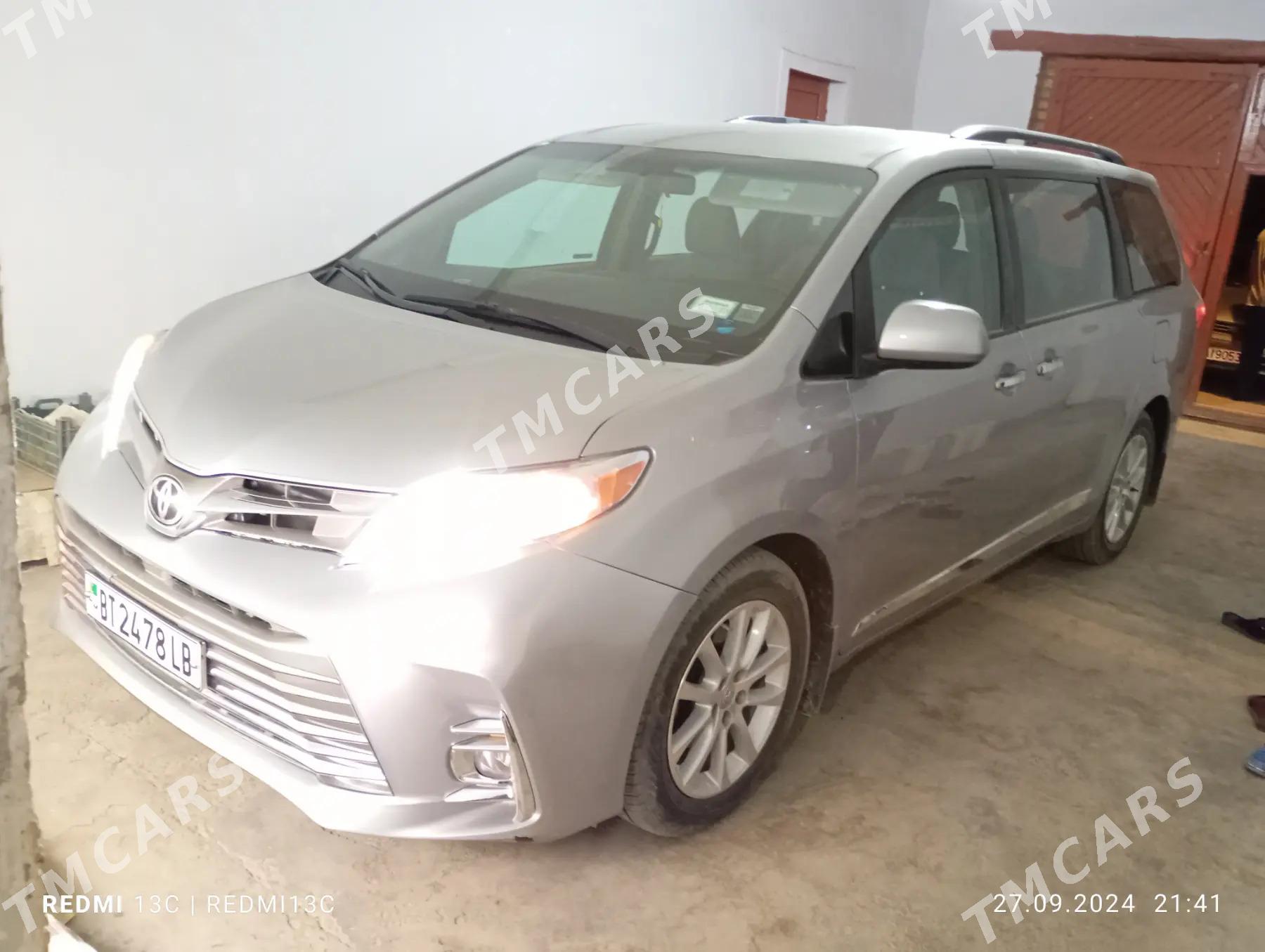 Toyota Sienna 2018 - 350 000 TMT - Дянев - img 2