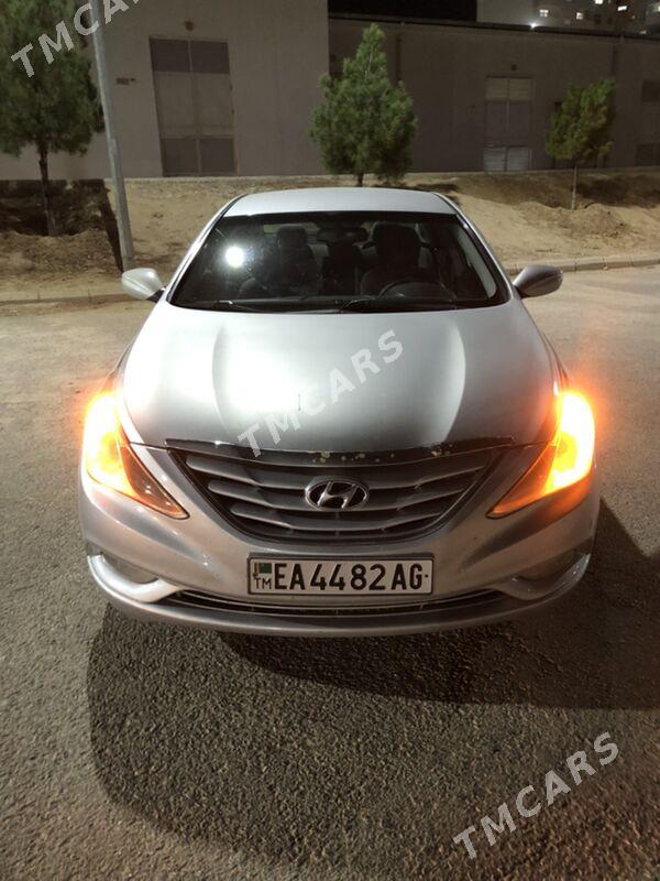 Hyundai Sonata 2011 - 125 000 TMT - Мир 8 - img 2