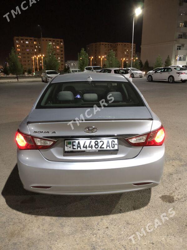 Hyundai Sonata 2011 - 125 000 TMT - Мир 8 - img 7