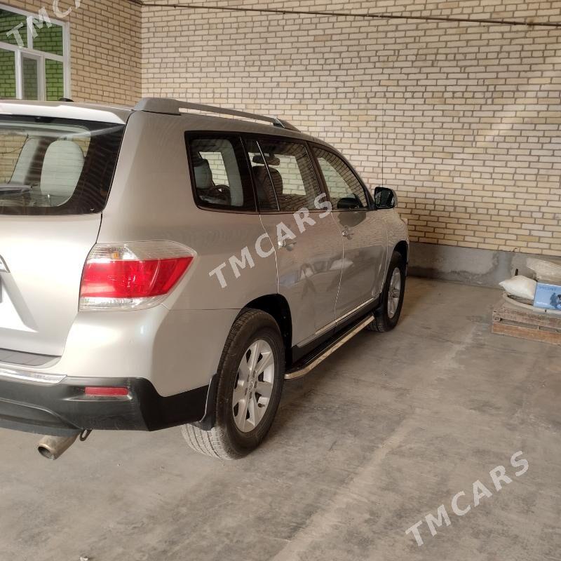 Toyota Highlander 2012 - 310 000 TMT - Гарабекевюл - img 4