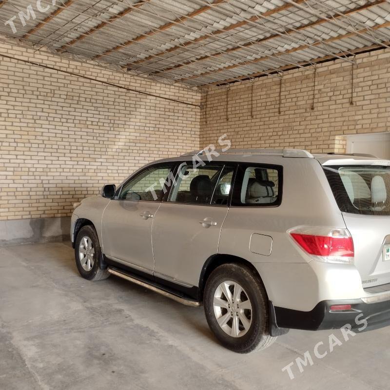 Toyota Highlander 2012 - 310 000 TMT - Гарабекевюл - img 5