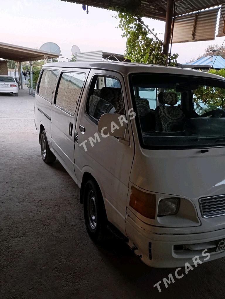 Toyota Hiace 2001 - 72 000 TMT - Мургап - img 4