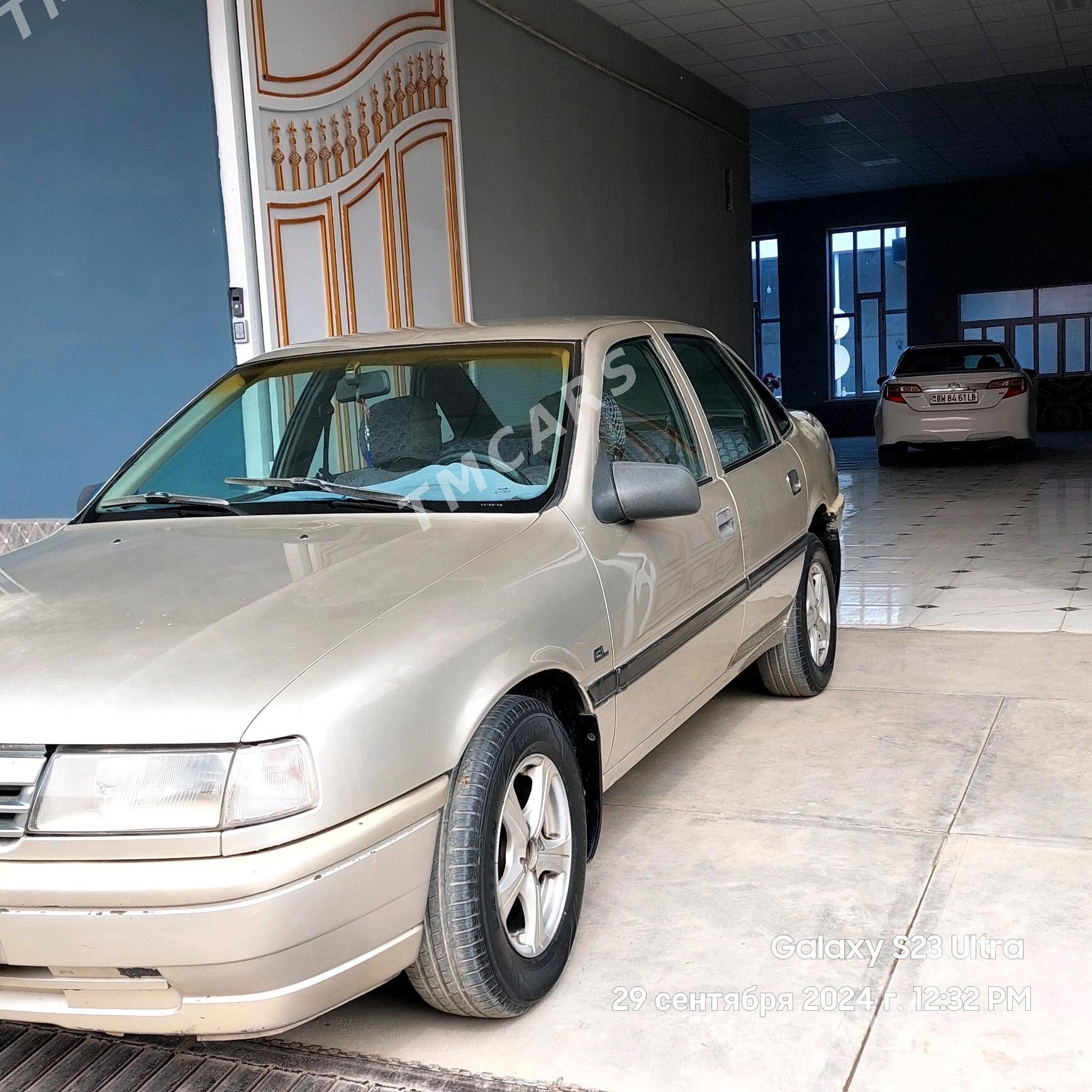 Opel Vectra 1992 - 30 000 TMT - Сакар - img 2