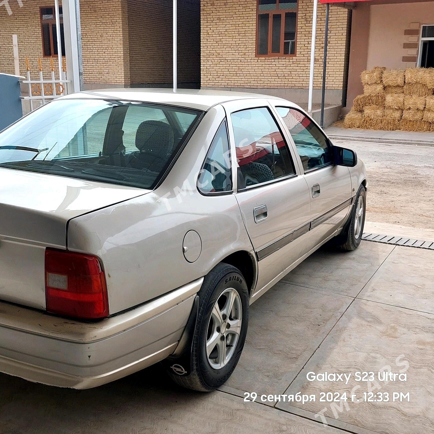 Opel Vectra 1992 - 30 000 TMT - Sakar - img 5