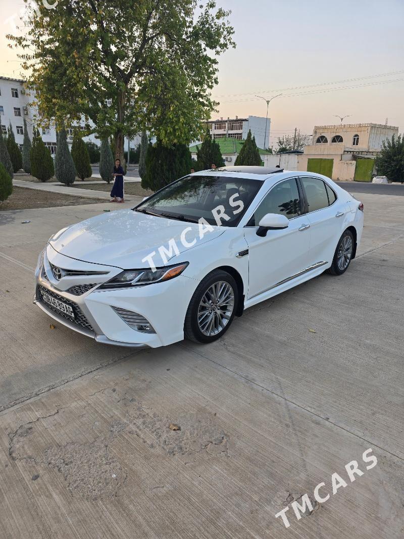 Toyota Camry 2018 - 293 000 TMT - Бузмеин ГРЭС - img 2