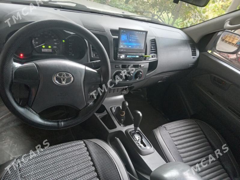 Toyota Hilux 2012 - 320 000 TMT - Саят - img 3