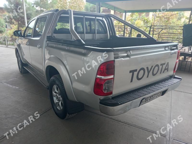 Toyota Hilux 2012 - 320 000 TMT - Саят - img 5