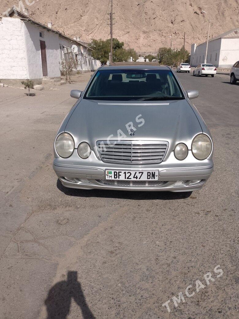 Mercedes-Benz E320 2002 - 130 000 TMT - Türkmenbaşy - img 4